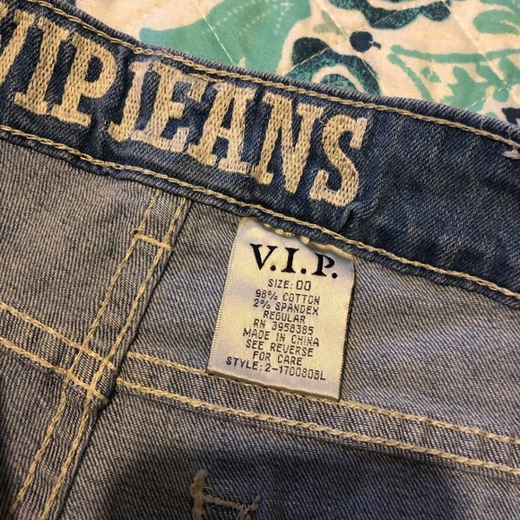 Distressed jeans - Picture 3 of 4